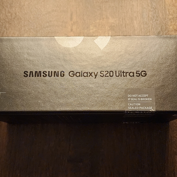 Samsung Other - Samsung S20 Ultra 5G box with headphones
